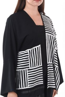 MOIS3110 3 Black and White Open Abaya