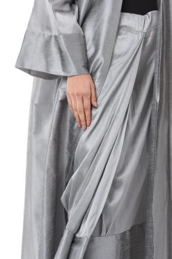 عباية قطعتين باللون الرمادي مع تنورة 18 MOIS3102 3 Grey two piece Abaya With Skirt