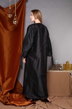 عباية سوداء بطبقات مزخرفة 11 3I7A2559 scaled 1 Piping Layered Black Abaya