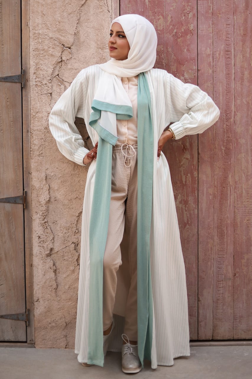 HH 000653 1 Five Trendy Kaftan and Abaya Bloggers – Must Follow: